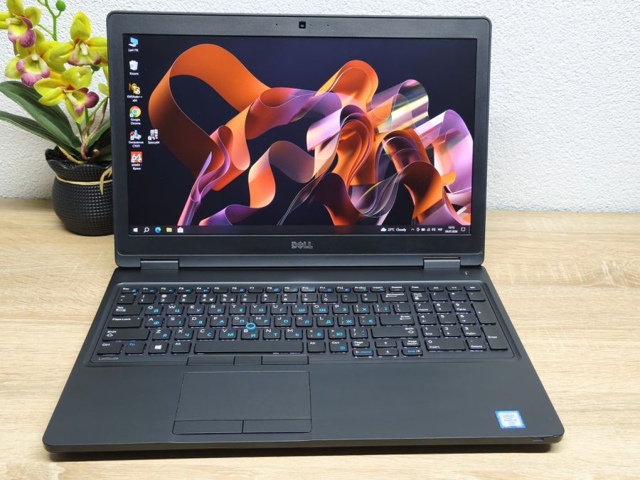 Ноутбук Б/В Dell Latitude 5580, Intel Core i5-6300U, DDR4 8 GB, SSD 256GB, 15.6" Full HD [ProductHub SKU Dell661]