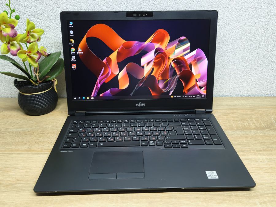 Ноутбук Б/В Fujitsu LifeBook U7510:15 Full HD,Intel Core i5-10310U,8GB DDR4,Intel UHD.SSD 256Gb