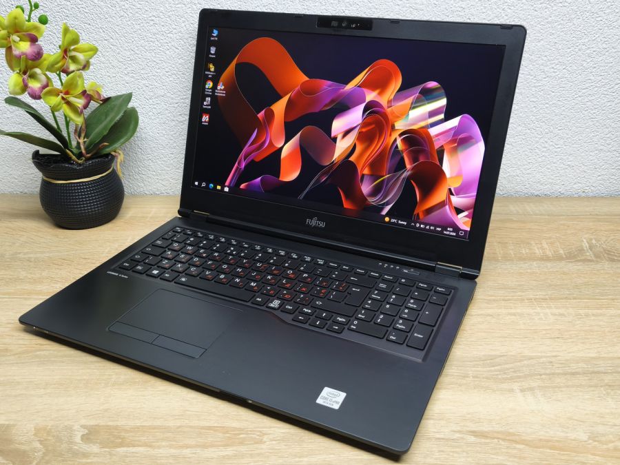 Ноутбук Б/В Fujitsu LifeBook U7510:15 Full HD,Intel Core i5-10310U,8GB DDR4,Intel UHD.SSD 256Gb