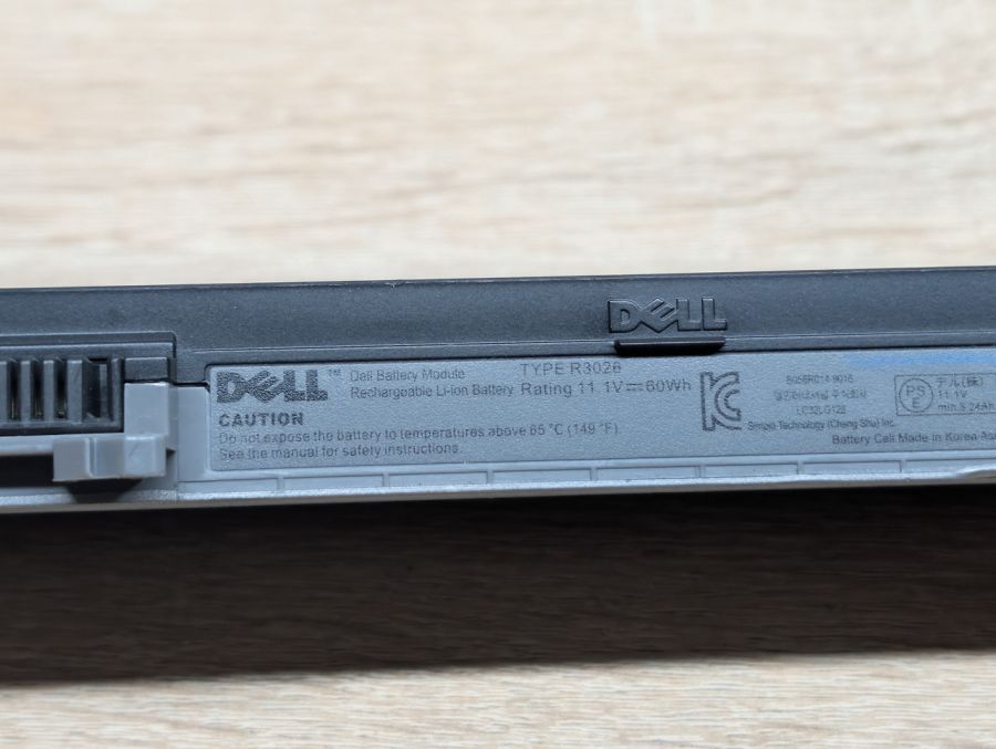 Б/В Оригінальна акумуляторна батарея Dell R3026 [ProductHub SKU R3026]