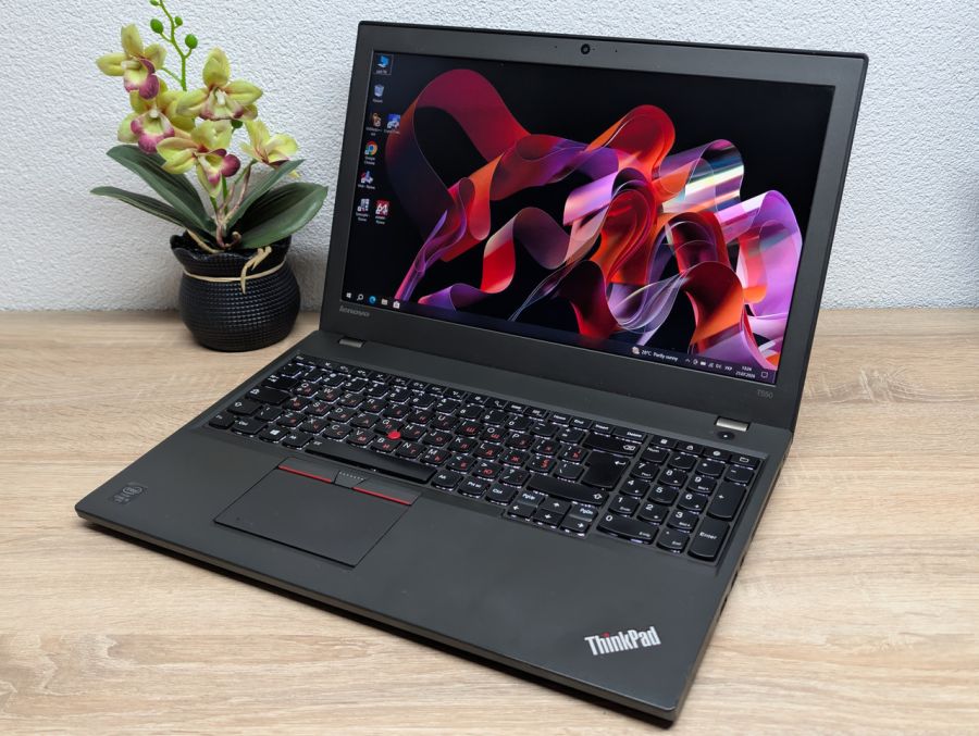 Ноутбук Б/В Lenovo T550: 15.6 Full HD Intel Core i5-5300U @2.30GHz 8 GB DDR3 Intel HD Graphics SSD 120Gb(2АКБ) [ProductHub SKU L639]
