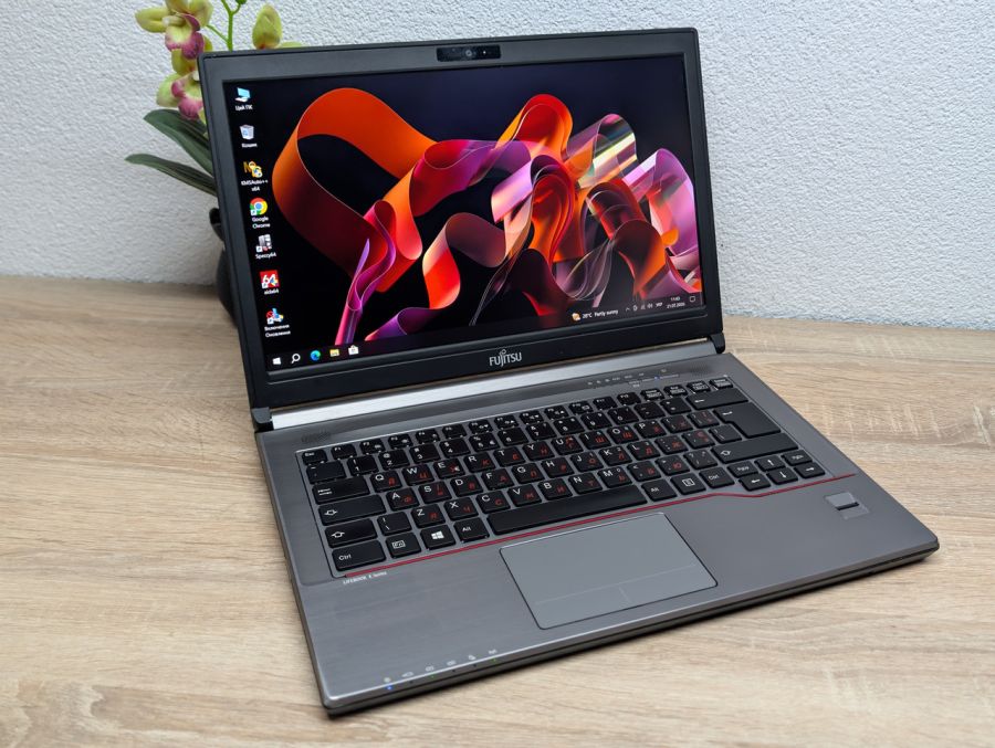 Ноутбук Б/В Fujitsu E746: 14 Full Hd Intel Core i5-6200U 8 GB DDR4 250Gb SSD