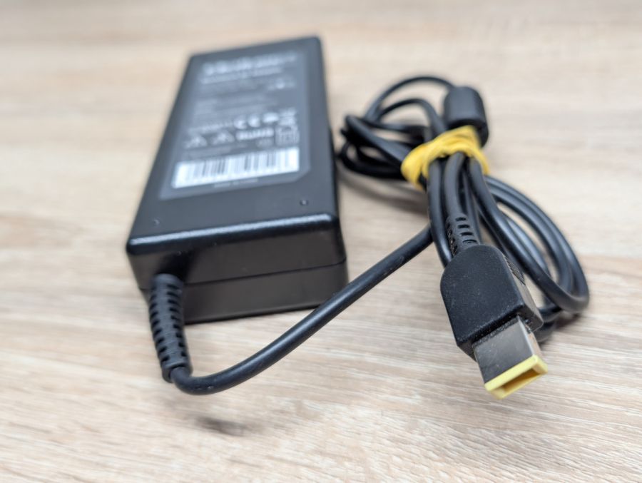 Б/В Блок живлення Qoultec 90W 20V 4.5A Slim Tip [ProductHub SKU 50054]
