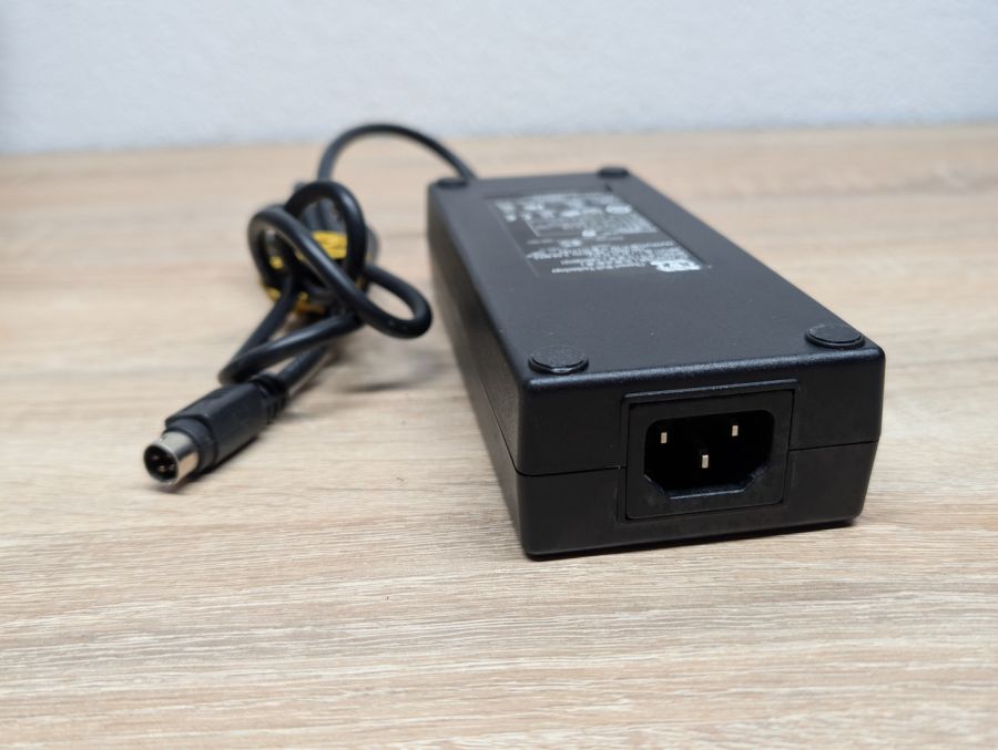 Б/В Блок живлення CWT CAD120121 120W 12V 10A 4-Pin DIN [ProductHub SKU CAD120121]
