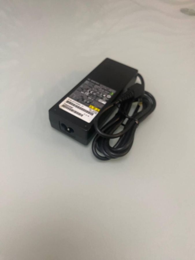Б/В Fujitsu 80w 5.5*2.5 - 4,22а