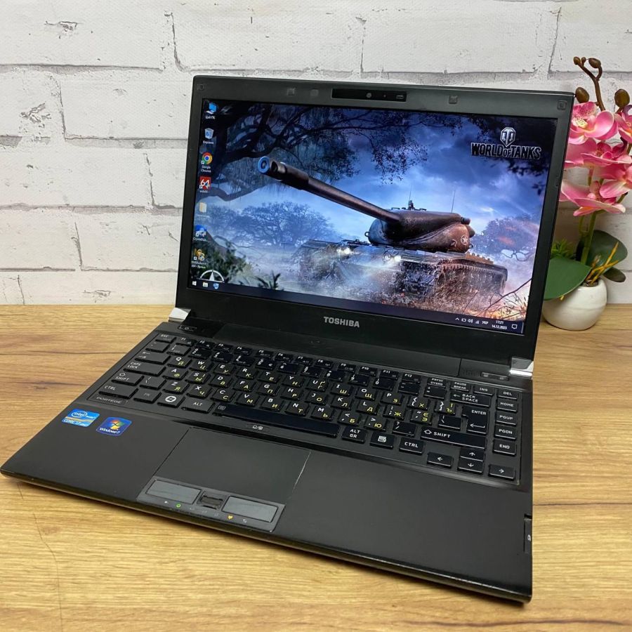 Ноутбук Б/В Toshiba portege R830-1ee, Intel Core i7-2640M, DDR3 8 GB, SSD 256GB, 13.3" HD