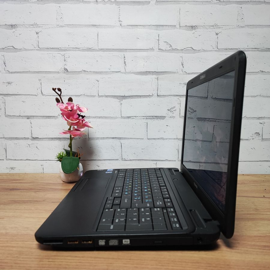 Ноутбук Б/В Toshiba Satellite Pro L650-1CG, Intel Core i3-350M, DDR3 8 GB, SSD 128GB, AMD Radeon HD 5000, 15.6" HD