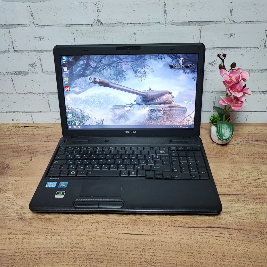Ноутбук Б/В Toshiba Satellite C660-25U, Intel Core i5-2430M, DDR3 8 GB, SSD 256GB, NVIDIA GeForce 315M, 15.6"