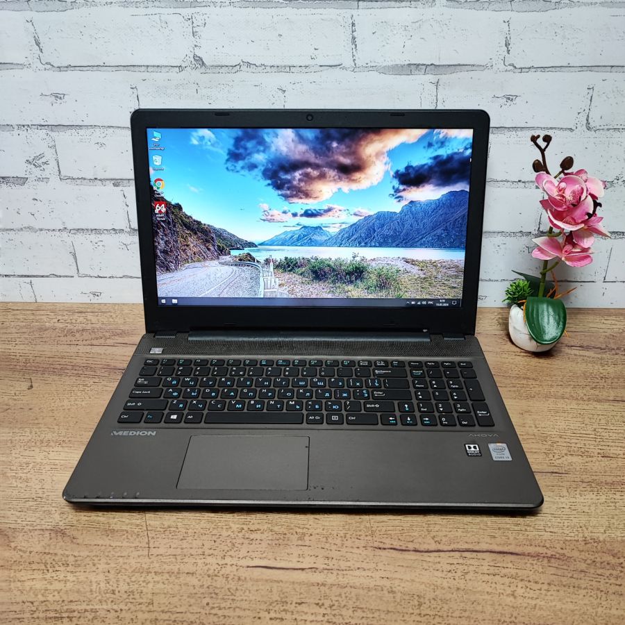 Ноутбук Б/В Medion E6415, Intel Core i3-5005U, DDR3 8 GB, SSD 128GB, 15.6" HD