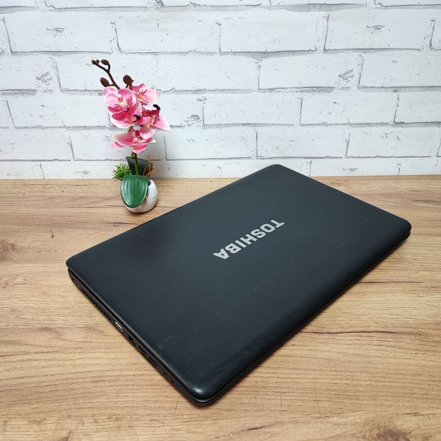 Ноутбук Б/В Toshiba C670-11M, Intel Pentium P6200, DDR3 8 GB, SSD 128GB, 17.3" HD