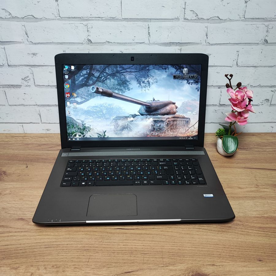 Ноутбук Б/В Medion E7225, Intel Celeron N2840, DDR3 8 GB, SSD 256GB, 17.3" HD