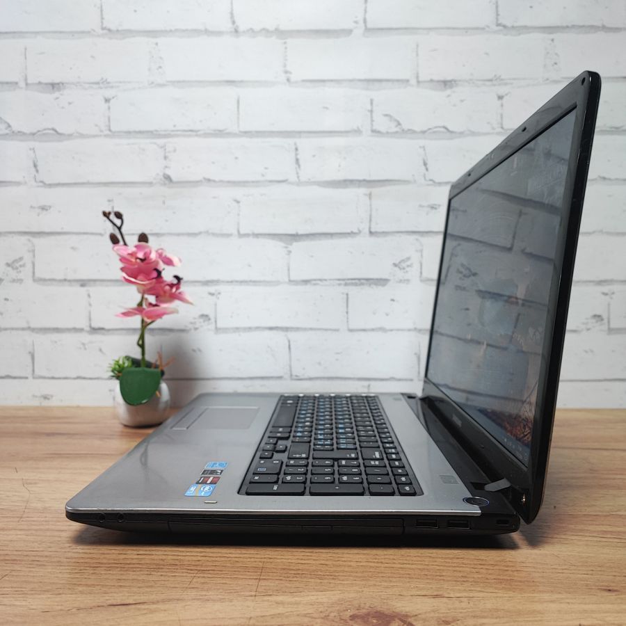 Ноутбук Б/В Samsung 350E, Intel Core i5-3210M, DDR3 8 GB, SSD 256GB, AMD Radeon HD 7600M, 15.6" HD