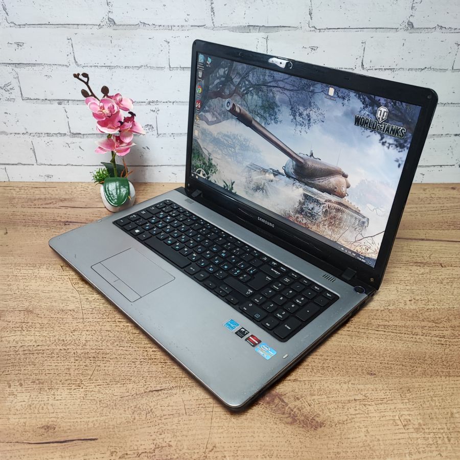 Ноутбук Б/В Samsung 350E, Intel Core i5-3210M, DDR3 8 GB, SSD 256GB, AMD Radeon HD 7600M, 15.6" HD