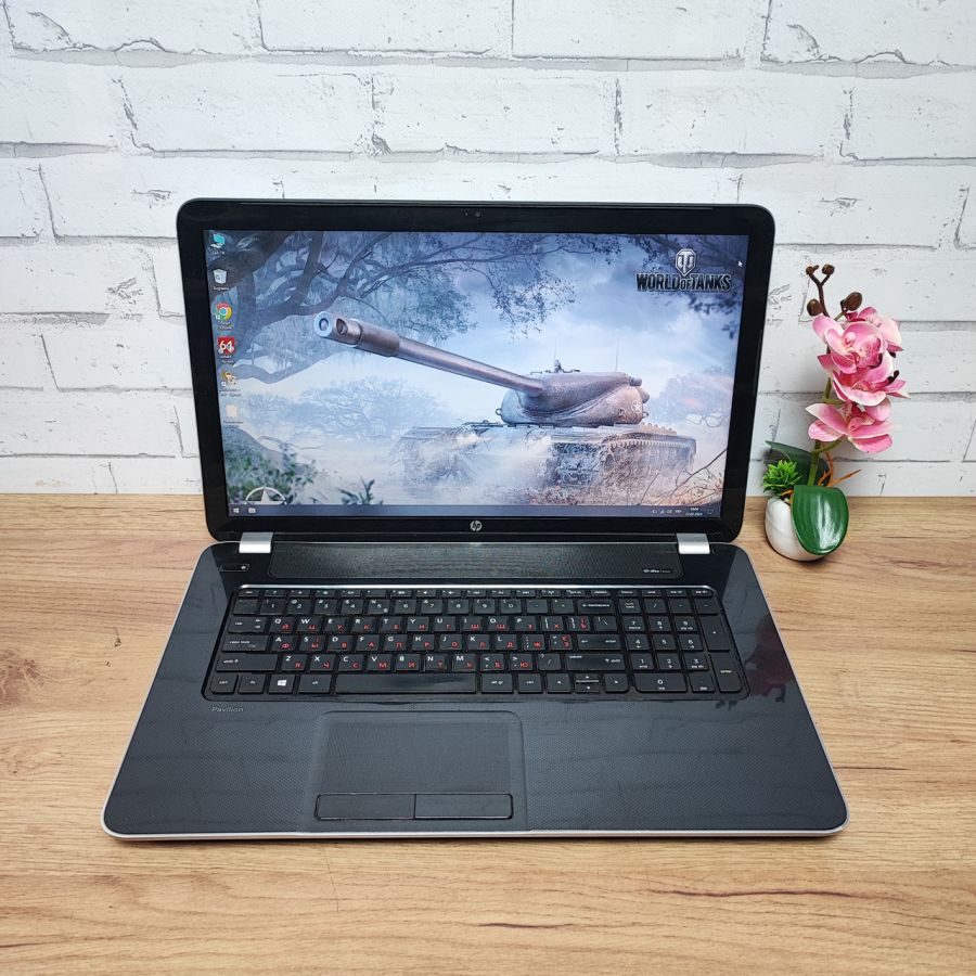 Ноутбук Б/В HP Pavilion 17, AMD A4-5000, DDR3 8 GB, SSD 256GB, AMD Radeon HD 8330, 17" HD
