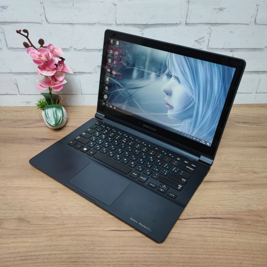 Ноутбук Б/В Samsung 915S, AMD A4, DDR3 4 GB, SSD 128GB, AMD Radeon HD 8250, 13.3" HD