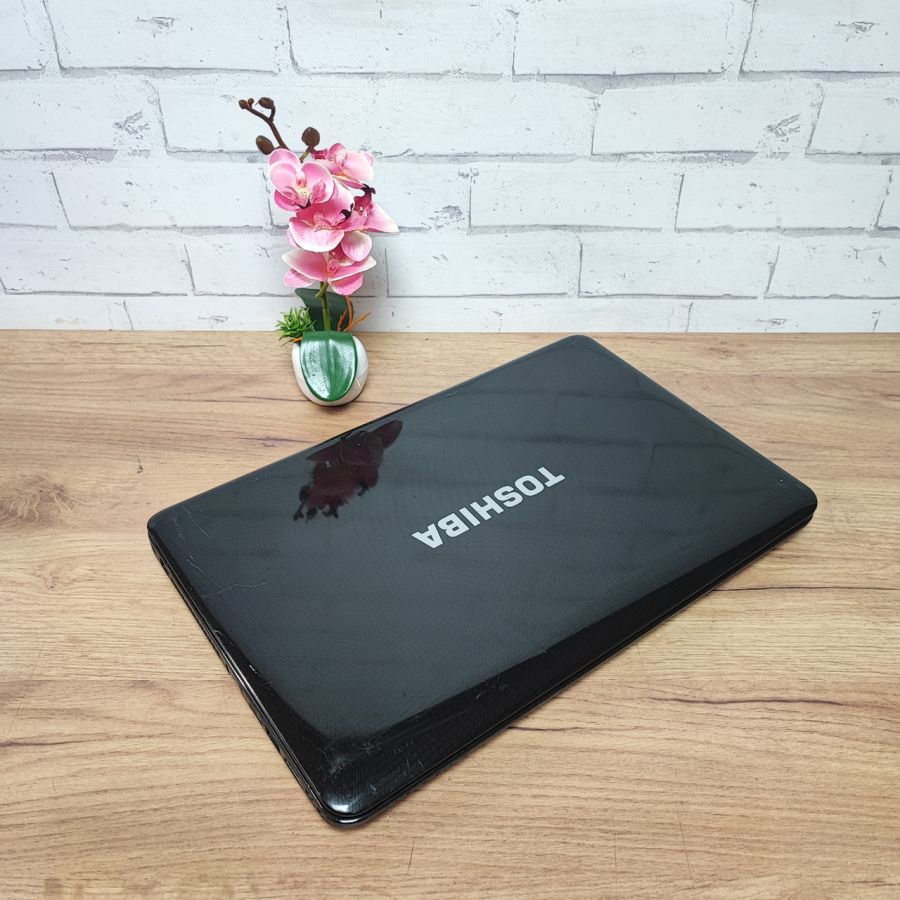 Ноутбук Б/В Toshiba Satellite L650-1Q3, Intel Core i5-480M, DDR3 8 GB, SSD 128GB, AMD Radeon HD 5000, 15.6" HD