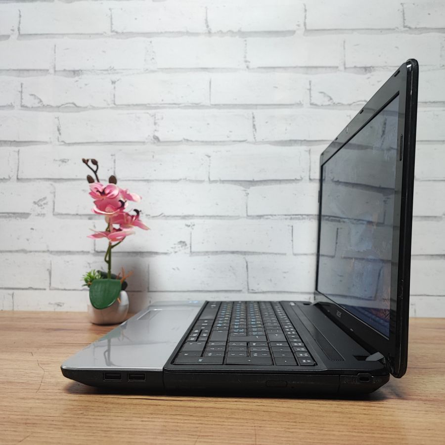 Ноутбук Б/В Acer TravelMate P253, Intel Core i5-3230M, DDR3 8 GB, SSD 128GB, 15.6" HD