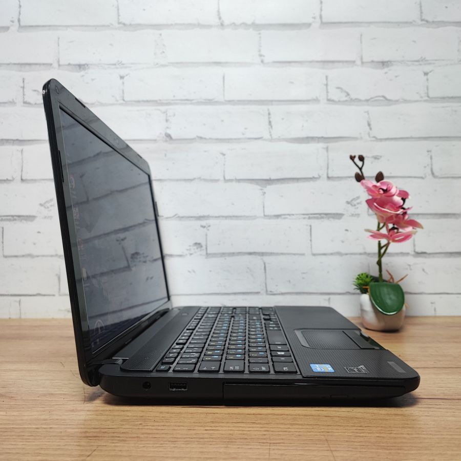 Ноутбук Б/В Toshiba Satellite C855-226, Intel Core i5-3230M, DDR3 8 GB, SSD 128GB, 15.6" HD