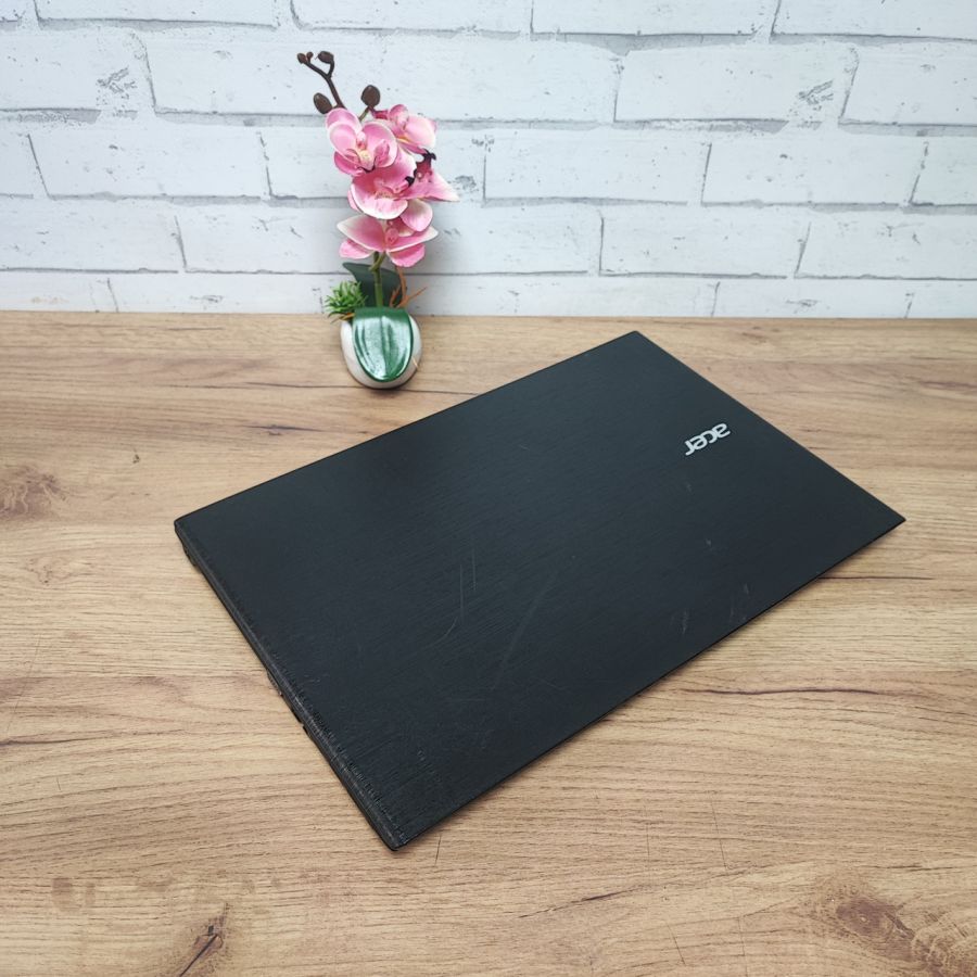 Ноутбук Б/В Acer Aspire E5-573, Intel Core i3-5005U, DDR3 8 GB, SSD 256GB, 15.6" Full HD
