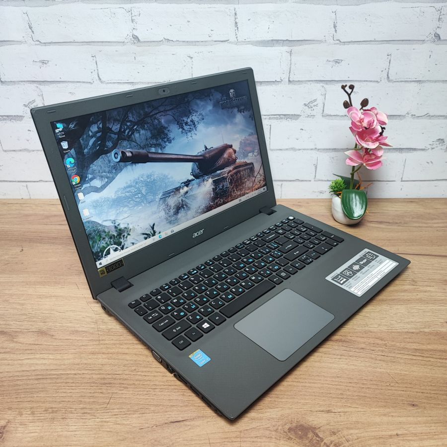 Ноутбук Б/В Acer Aspire E5-573, Intel Core i3-5005U, DDR3 8 GB, SSD 256GB, 15.6" Full HD