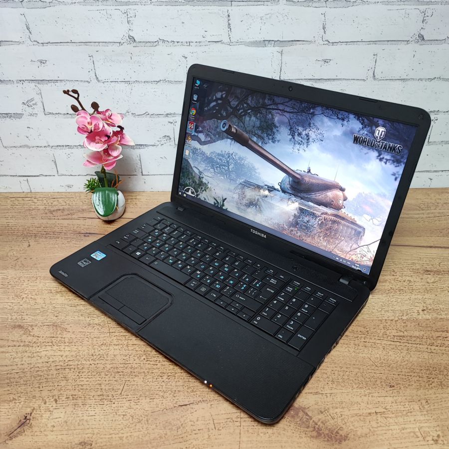 Ноутбук Б/В Toshiba Satellite C870-182, Intel Core i3-2328M, DDR3 8 GB, SSD 128GB, 17.3" HD