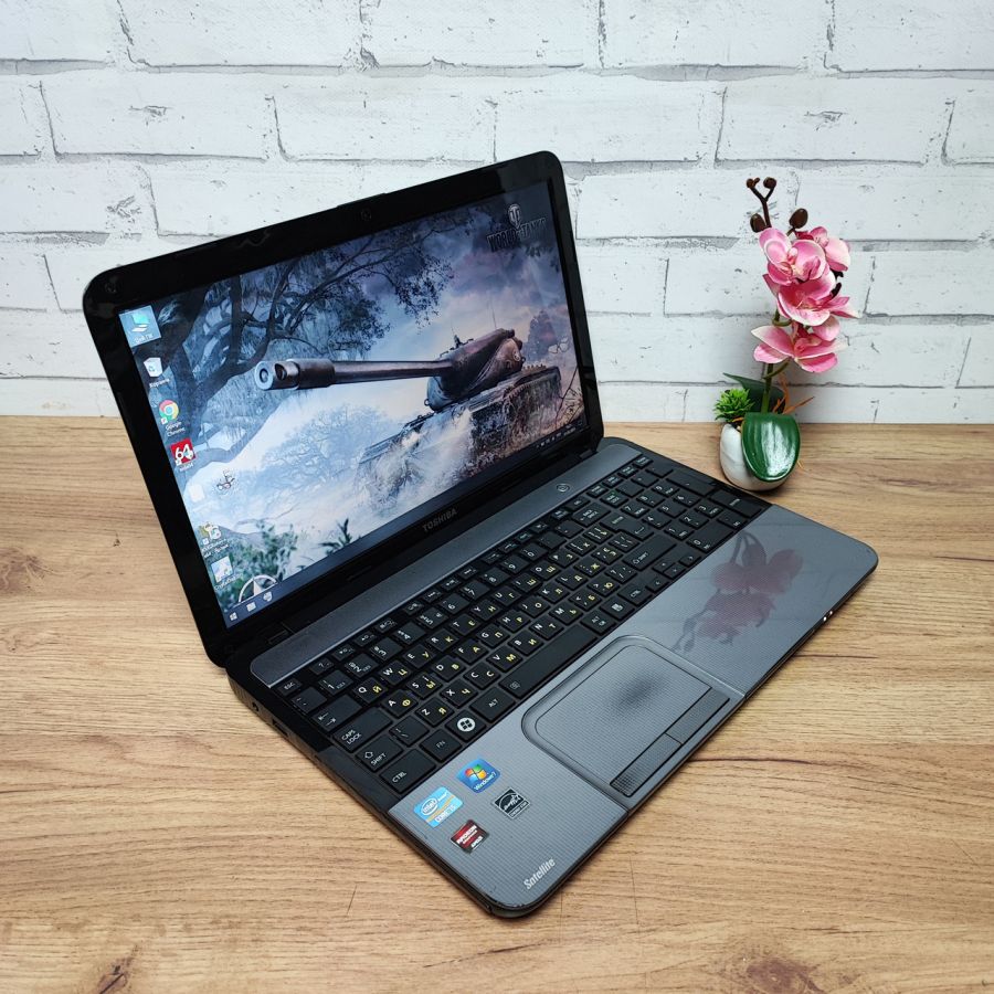 Ноутбук Б/В Toshiba Satellite L850-14L, Intel Core i5-3210M, DDR3 8 GB, SSD 128GB, AMD Radeon HD 7600M 2Gb, 15.6" HD