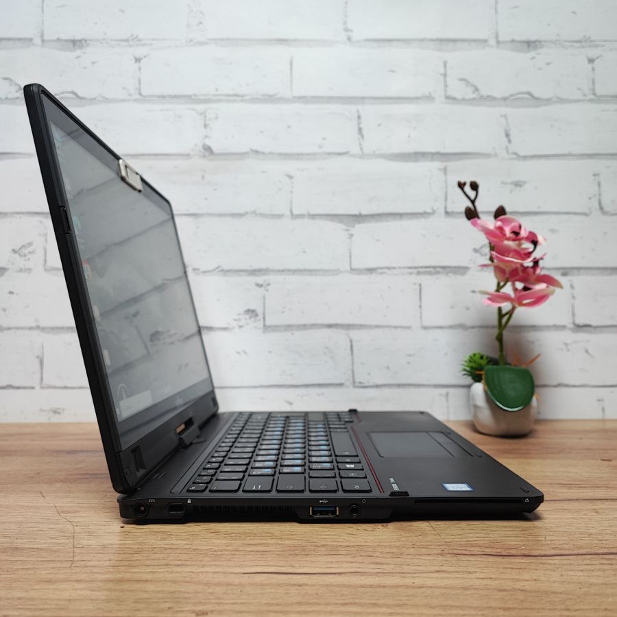 Ноутбук Б/В Fujitsu T937, Intel Core i5-7300U, DDR4 16 GB, SSD 512GB, 13" Сенсор
