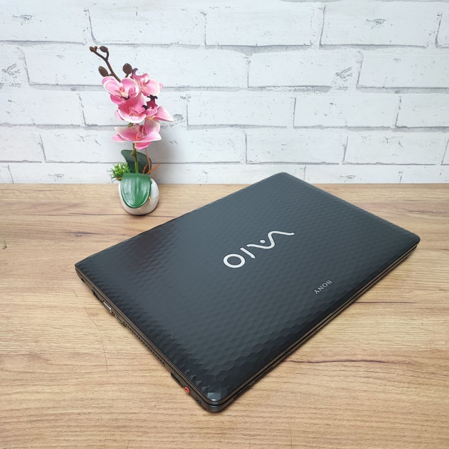 Ноутбук Б/В Sony PCG-71911M, Intel Core i5-2450M, DDR3 8 GB, SSD 256GB, 15.6" HD