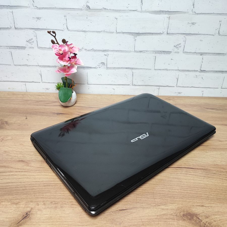 Ноутбук Б/В ASUS K72J, Intel Core i3-370M, DDR3 8 GB, SSD 128GB, AMD Radeon HD 5000, 17.3" HD