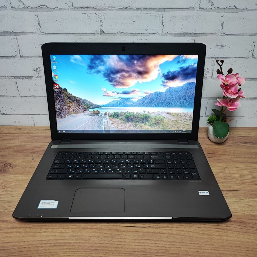 Уцінка! Ноутбук Б/В Medion E7223, Intel Pentium 2020M, DDR3 8 GB, SSD 128GB, 17.3" HD