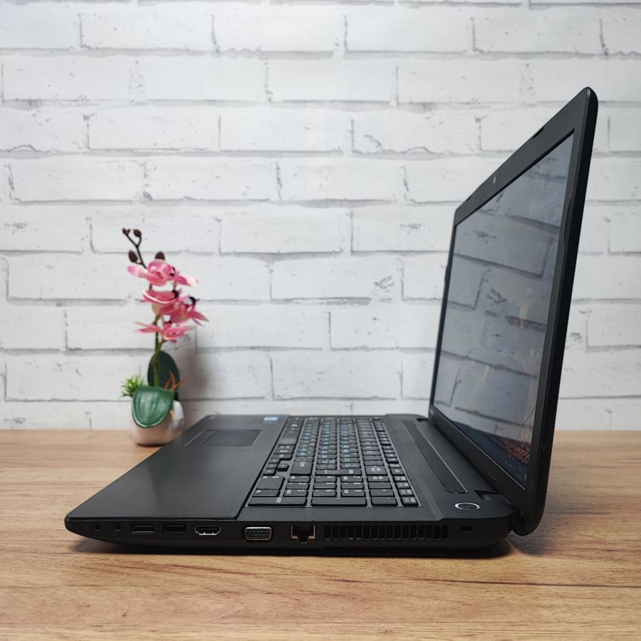 Ноутбук Б/В Toshiba Satellite C70-A-15G, Intel Core i3-3110M, DDR3 8 GB, SSD 128GB, 17.3" HD