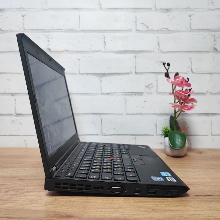 Ноутбук Б/В Lenovo X230, Intel Core i5-3230M, DDR3 8 GB, SSD 256GB, 12.5" HD