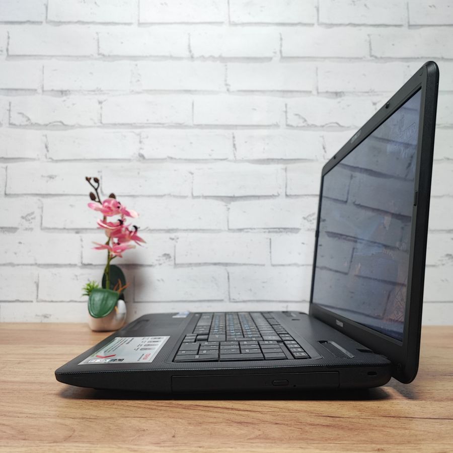 Ноутбук Б/В Toshiba Satellite C670-19E, Intel Core i5-2450M, DDR3 8 GB, SSD 128GB, 17.3" HD