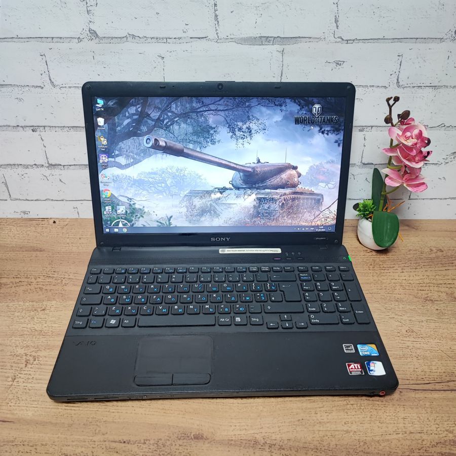 Ноутбук Б/В Sony Vaio PCG-71211M, Intel Core i5-480M, DDR3 8 GB, SSD 128GB, AMD Radeon HD 5000 1Gb, 15.6" HD