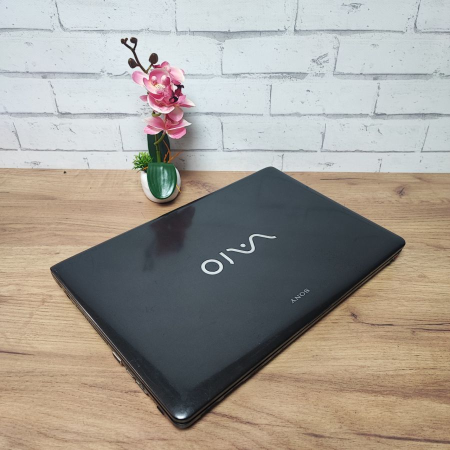Ноутбук Б/В Sony Vaio PCG-71211M, Intel Core i5-480M, DDR3 8 GB, SSD 128GB, AMD Radeon HD 5000 1Gb, 15.6" HD