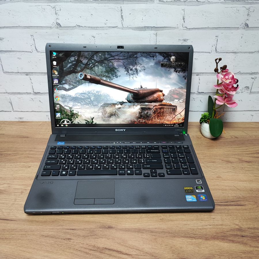 Ноутбук Б/В Sony Vaio PCG-81112M, Intel Core i7-740QM, DDR3 6 GB, SSD 256GB, NVIDIA GeForce GT 425M 1Gb, 15.6" Full HD