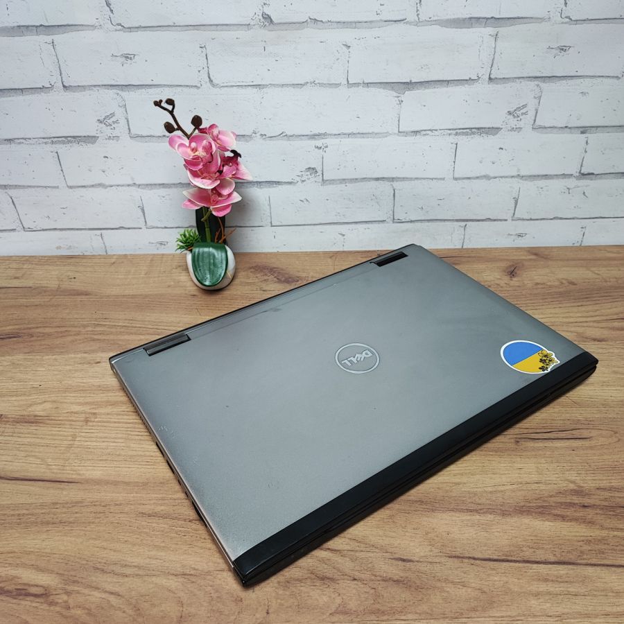 Ноутбук Б/В Dell Vostro 3750, Intel Core i5-2410M, DDR3 8 GB, SSD 256GB, NVIDIA GeForce GT 525M 1GB, 17.3"