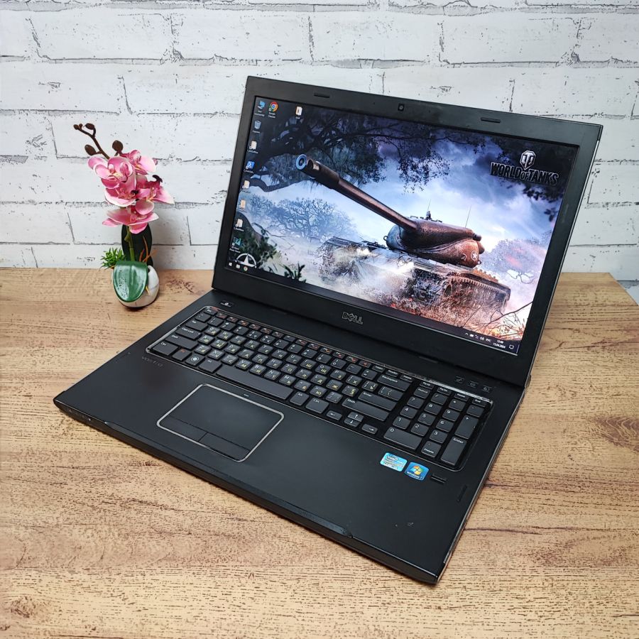 Ноутбук Б/В Dell Vostro 3750, Intel Core i5-2410M, DDR3 8 GB, SSD 256GB, NVIDIA GeForce GT 525M 1GB, 17.3"
