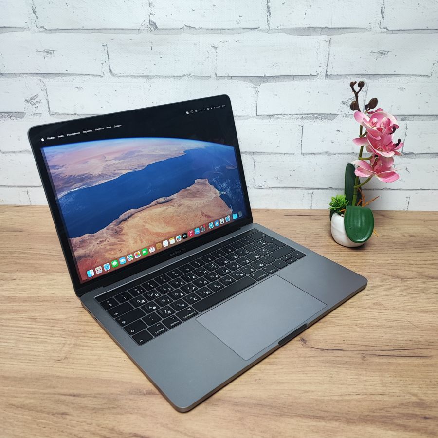 Ноутбук Б/В Apple MacBook Pro 13 2019, Intel Core i5-8257U, LPDDR3 256 GB, SSD 256GB, 13"