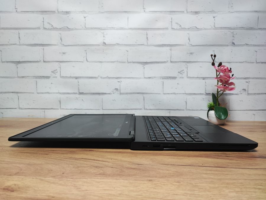 Ноутбук Б/В Dell Latitude 5580, Intel Core i5-8350M, DDR4 16 GB, SSD 256GB, 15.6" Full HD
