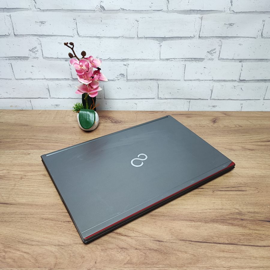 Ноутбук Б/В Fujitsu E754, Intel Core i5-4300M, DDR3 8 GB, SSD 128GB, 15.6" HD