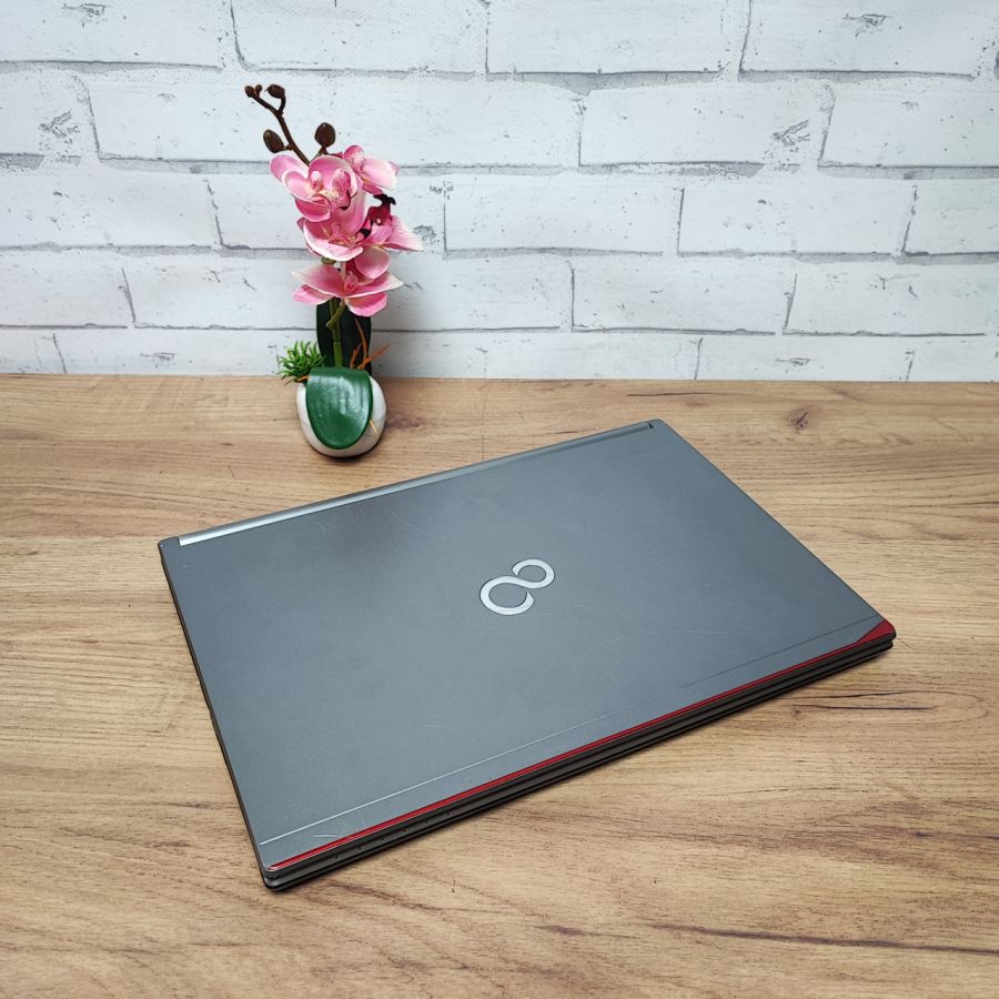 Ноутбук Б/В Fujitsu E744, Intel Core i5-4300M, DDR3 8 GB, SSD 120GB, 14" HD