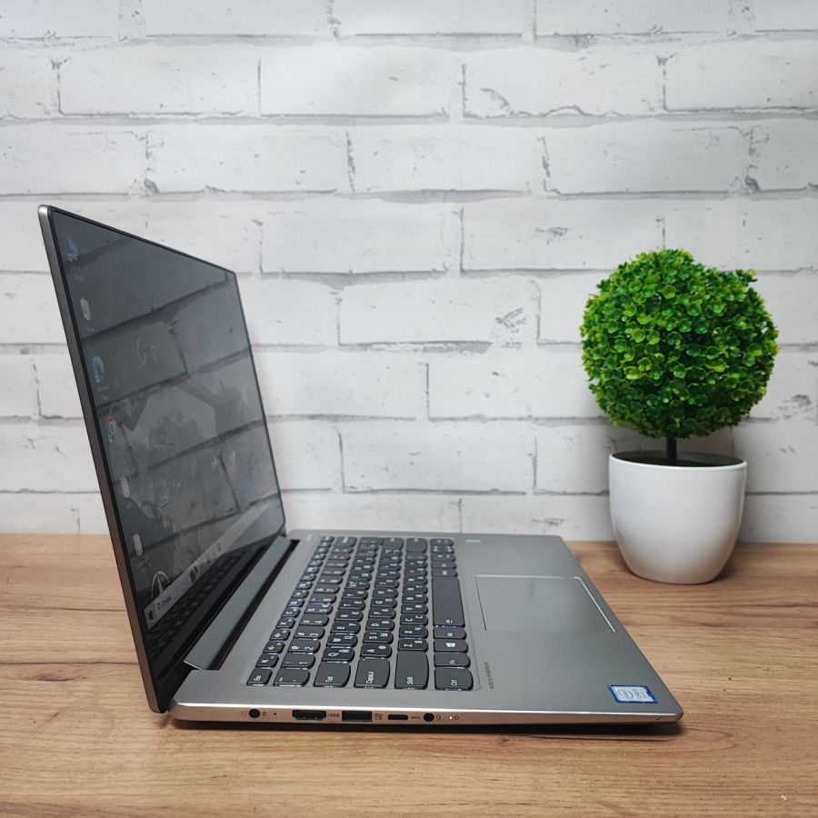 Уцінка! Ноутбук Б/В Lenovo IdeaPad 530S-14IKB, Intel Core i5-8250U, DDR4 8 GB, SSD 256GB, 14" Full HD