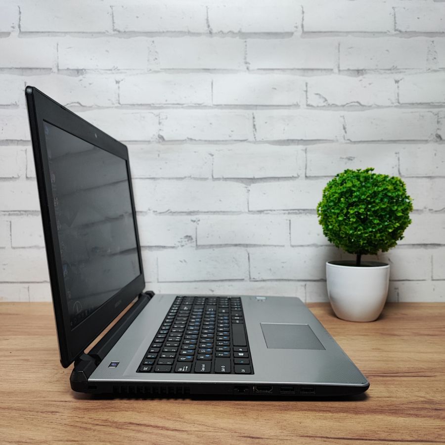Ноутбук Б/В Medion MD61100, Intel Core i5-7200U, DDR4 16 GB, SSD 128GB + HDD 1TB, 15.6" Full HD