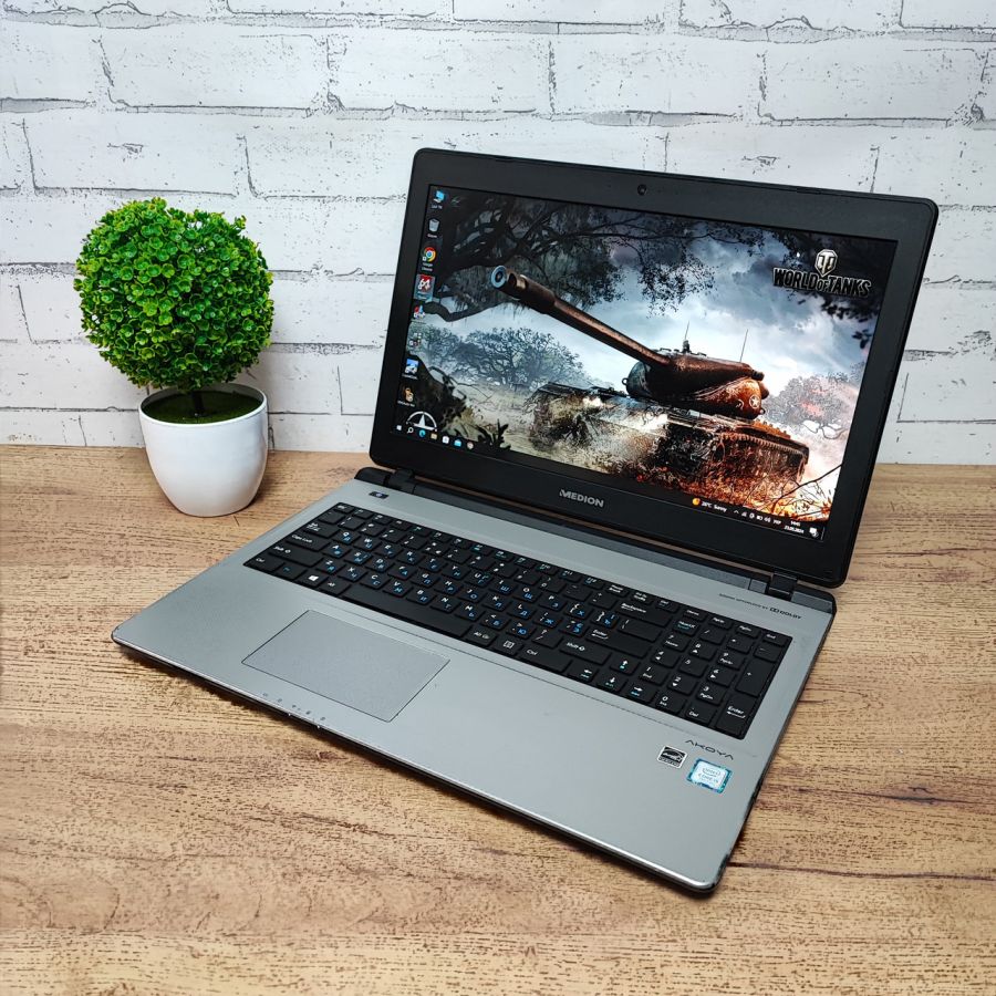 Ноутбук Б/В Medion MD61100, Intel Core i5-7200U, DDR4 16 GB, SSD 128GB + HDD 1TB, 15.6" Full HD