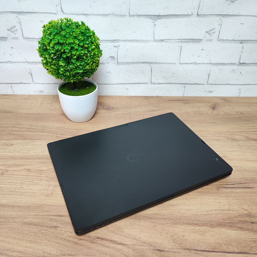 Ноутбук Б/В Fujitsu T937, Intel Core i5-7300U, DDR4 16 GB, SSD 256GB, 13" Full HD Сенсор