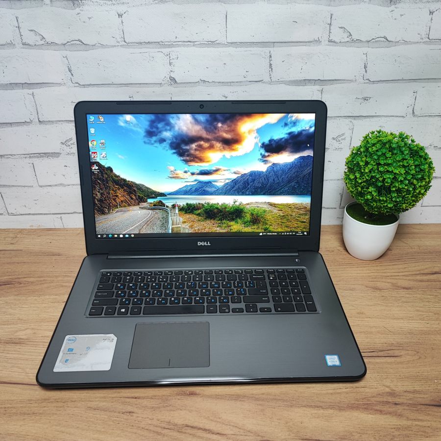Уцінка! Ноутбук Б/В Dell Inspiron P32E, Intel Core i5-7200U, DDR4 16 GB, SSD 360GB, 17" Full HD