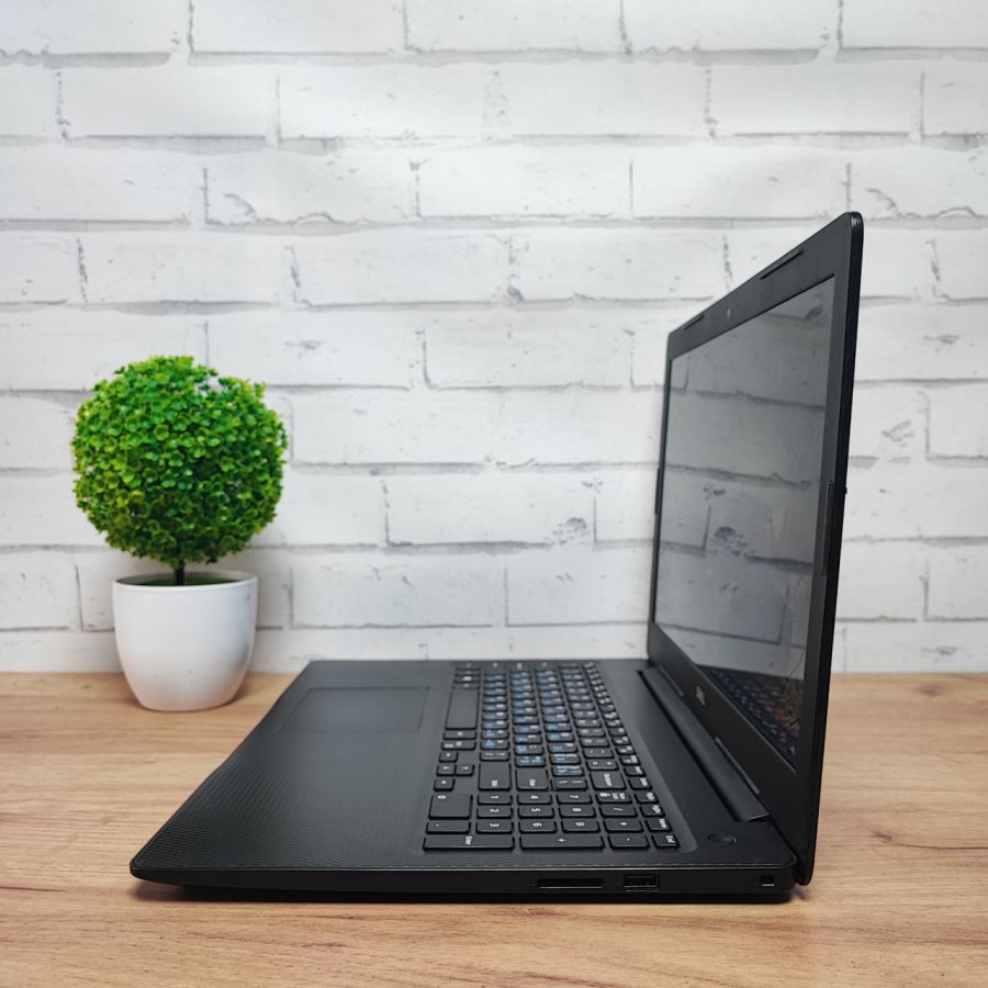 Ноутбук Б/В Dell Inspiron P75F, Intel Core i3-8145U, DDR4 16 GB, SSD 256GB, 15.6" Full HD Сенсор