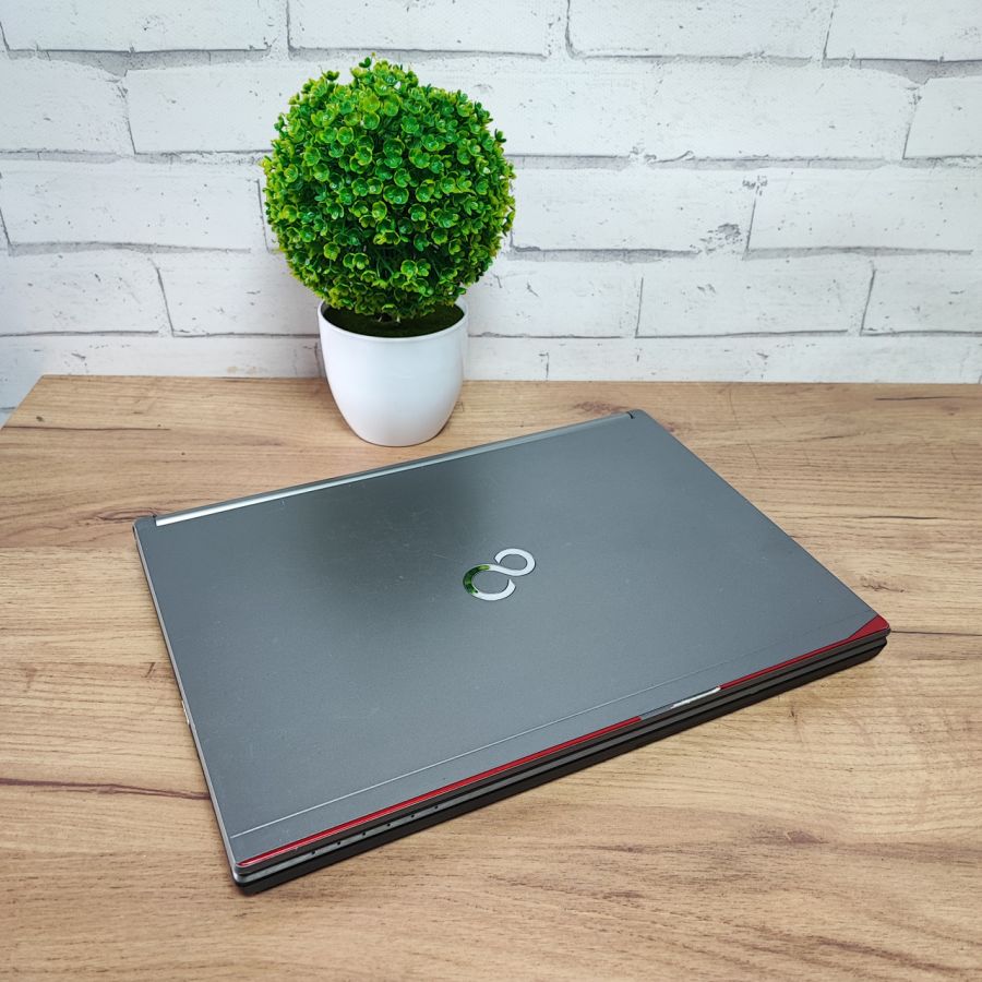 Ноутбук Б/В Fujitsu E734, Intel Core i5-4300M, DDR3 8 GB, SSD 128GB, 14" HD