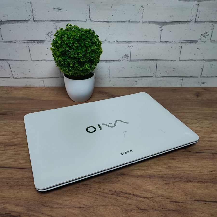 Ноутбук Б/В Sony Vaio SVF152C29M, Intel Core i3-3217U, DDR3 8 GB, SSD 256GB, 15.6" HD